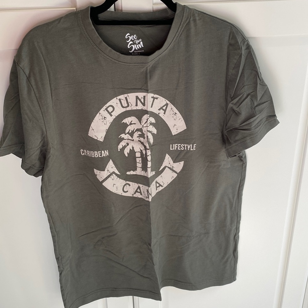 Men’s island tee